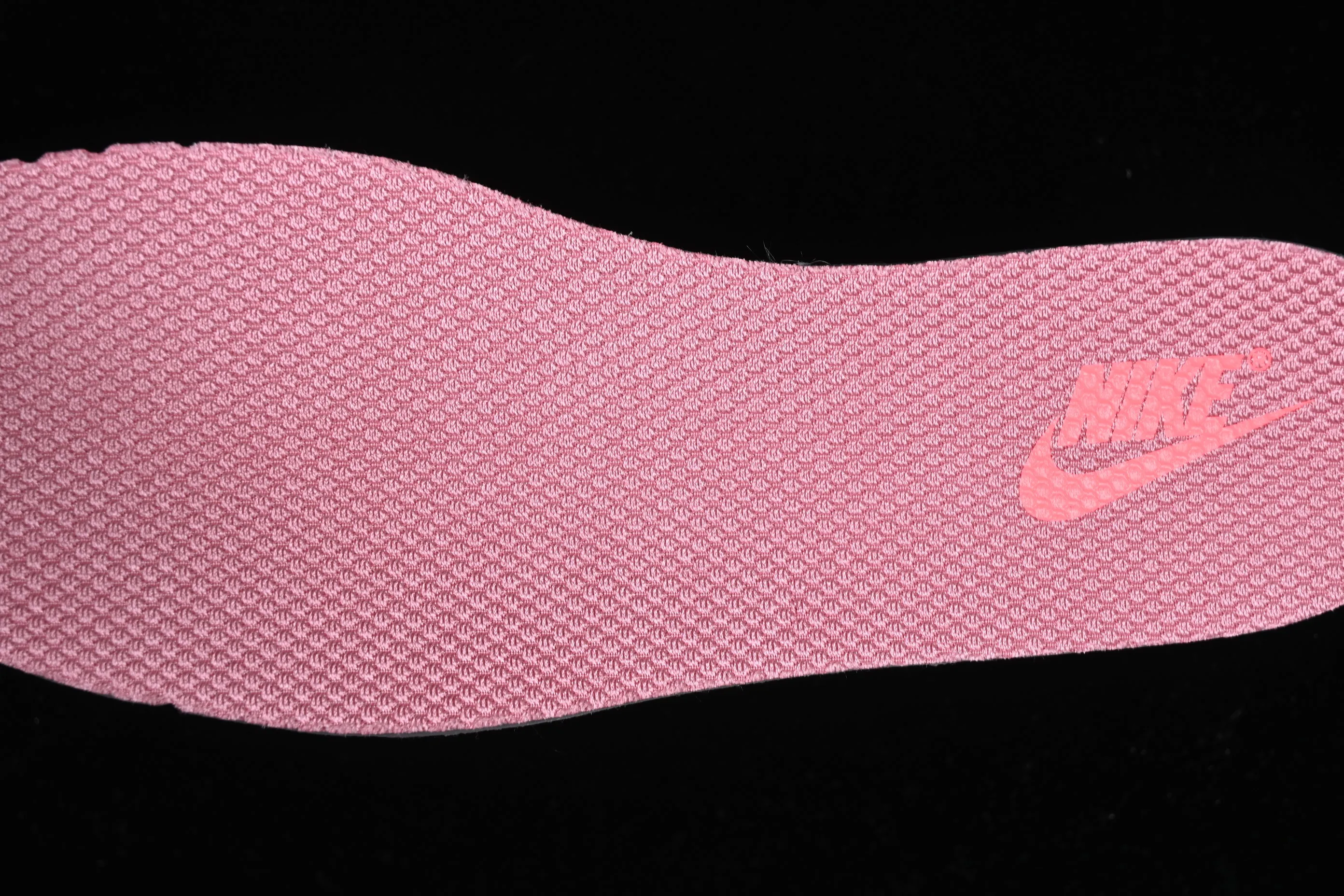 All categories Nk SB Dunk series Nk SB Dunk Low low-top sneakers M version pure original Nk Dunk Low "Barbie" Barbie SB low-top sports and leisure sneakers FN8927-621